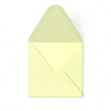 Norsunluunvärinen kirjekuori vasarakuviolla 110 x 110 mm