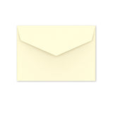 V-läpälliset kirjekuoret liimanauhalla